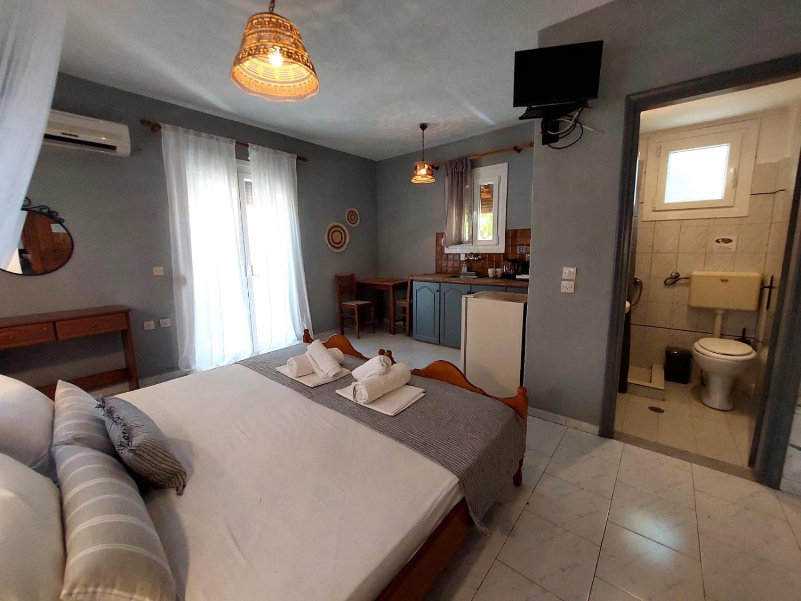 Georgia Apartments Стафилос Номер фото