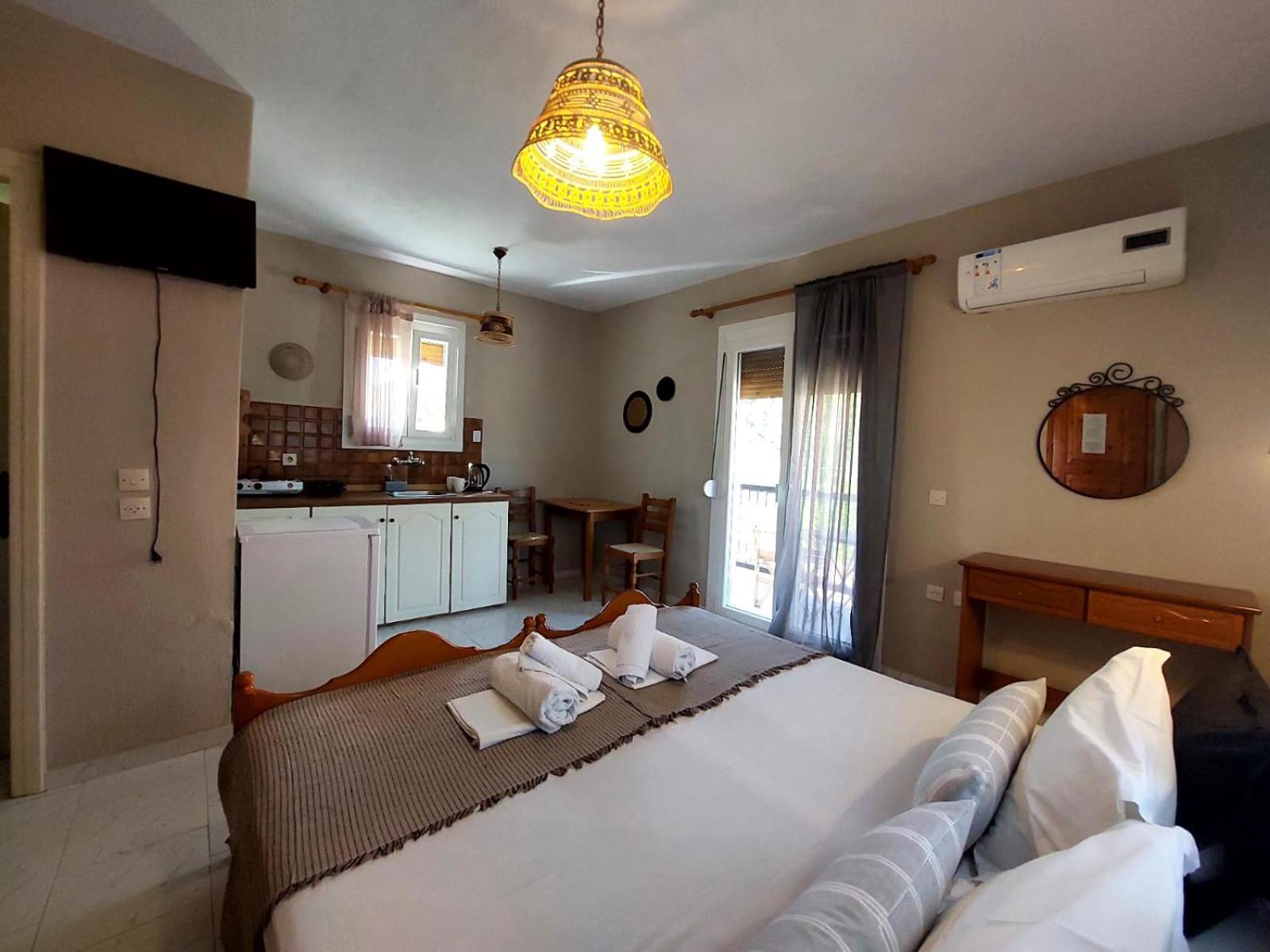 Georgia Apartments Стафилос Номер фото