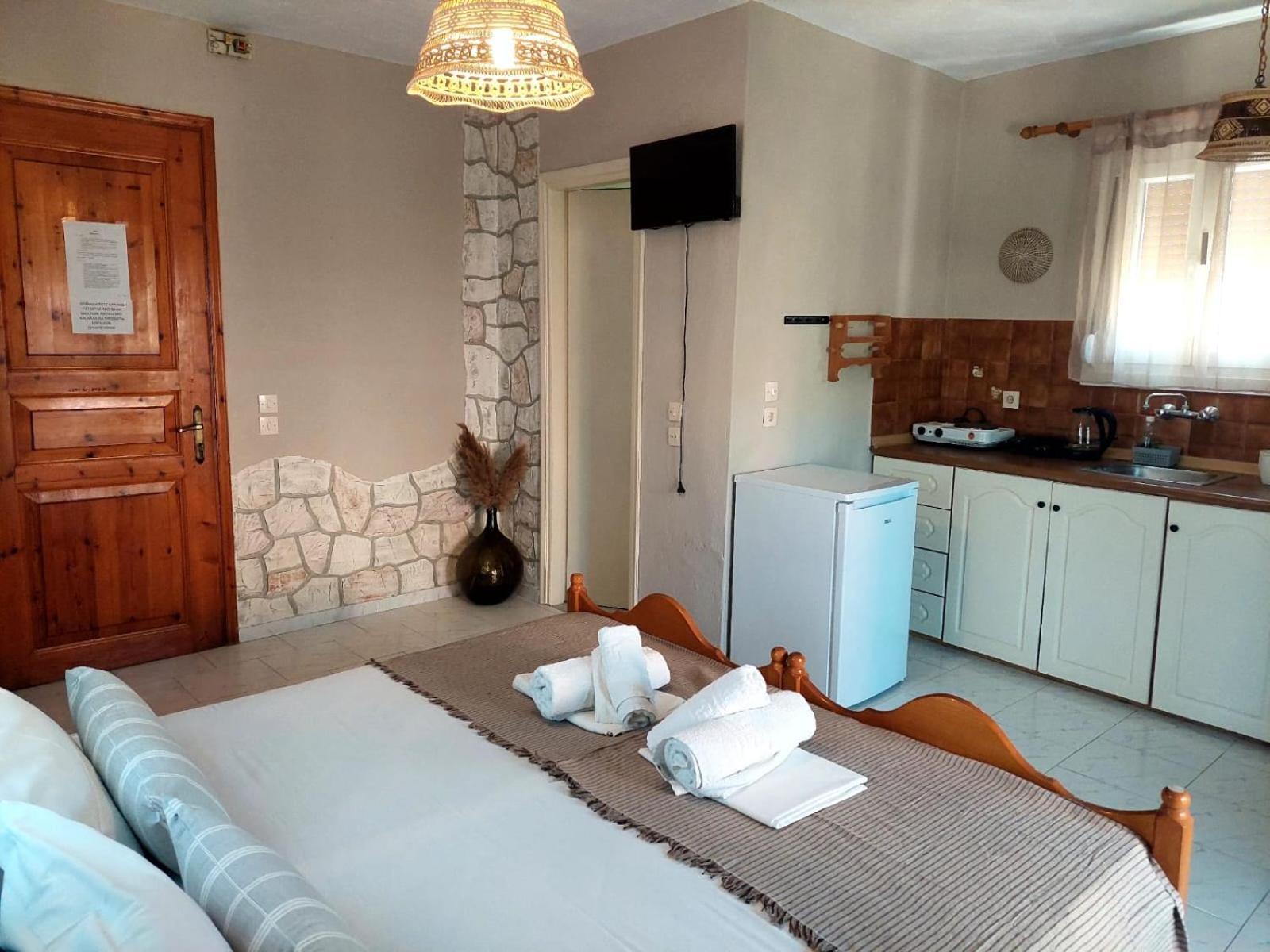 Georgia Apartments Стафилос Номер фото